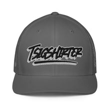 Load image into Gallery viewer, Closed-back trucker cap