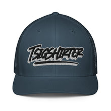 Load image into Gallery viewer, Closed-back trucker cap