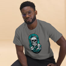 Load image into Gallery viewer, Men&#39;s classic tee skull on the slopes
